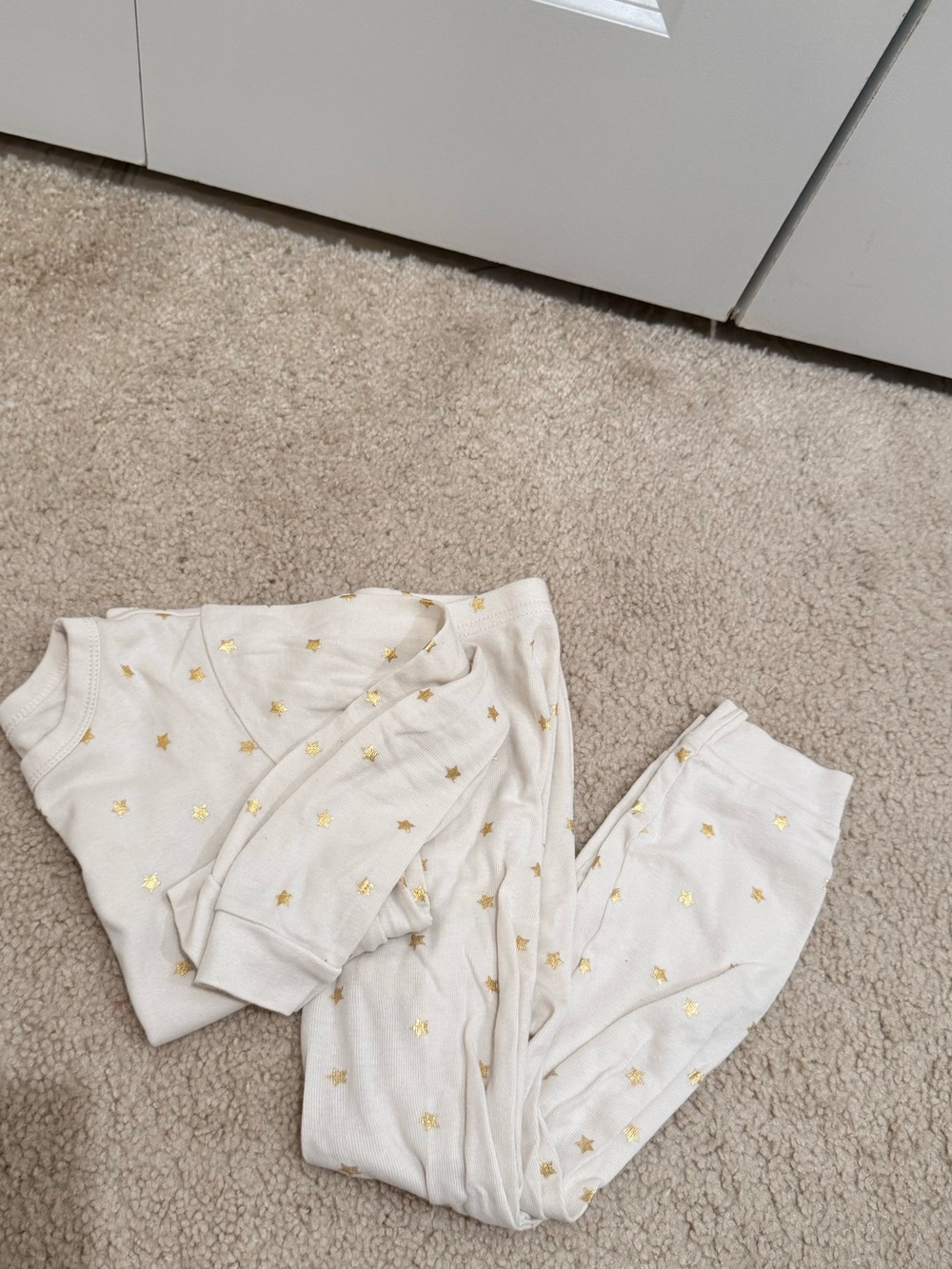 GAP Cream pajama set with Metallic Gold Stars size 6